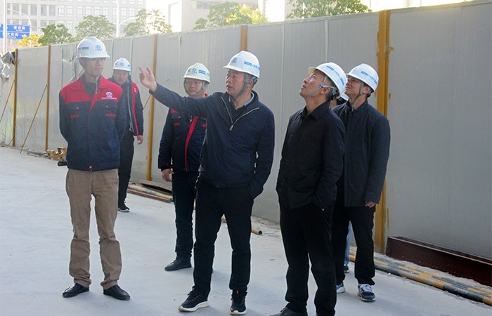 王楷银到五华区人民医院项目慰问2小图.jpg