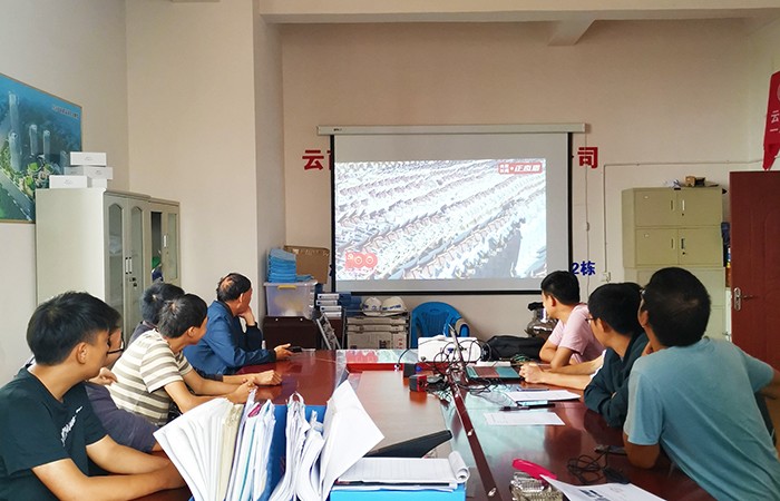 五〇五 兴冶项目观看照片 吴以琪摄影x小图.jpg