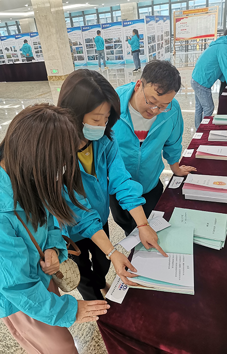 xiao 认真学习、翻阅新《安全法》15.jpg